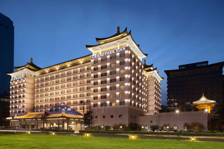 Visit the photos of Grand Park Xian